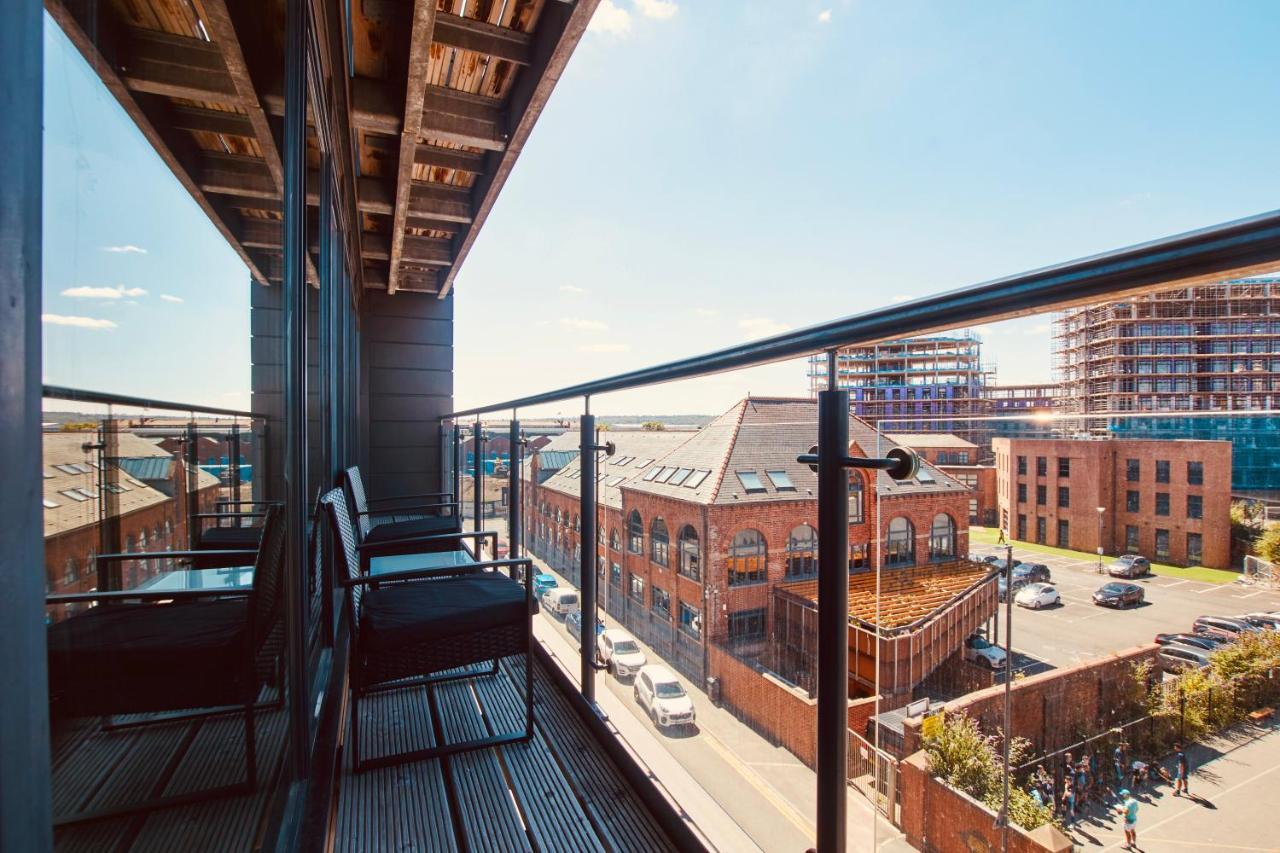 King Deluxe City Apt Large Balcony& Free Parking! Leeds  Kültér fotó