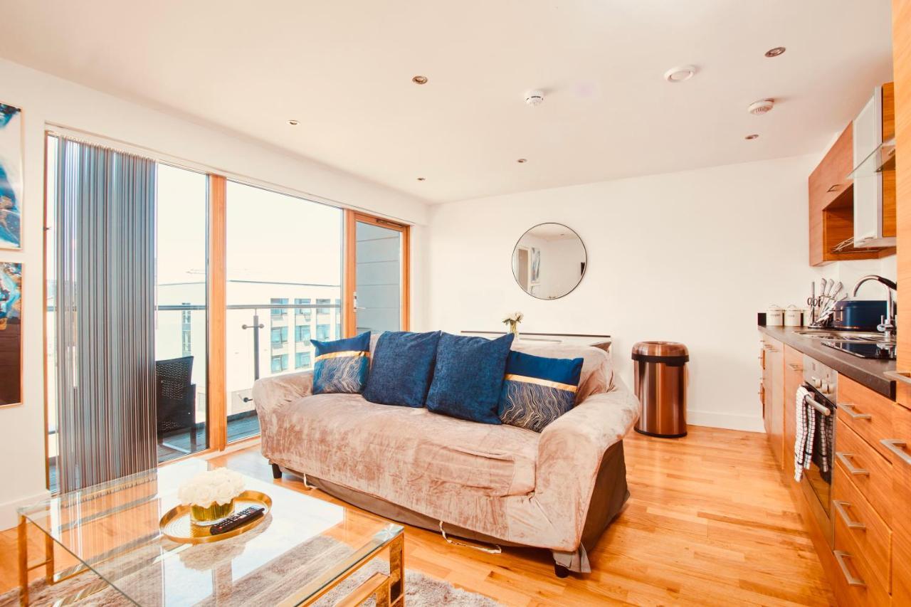 King Deluxe City Apt Large Balcony& Free Parking! Leeds  Kültér fotó